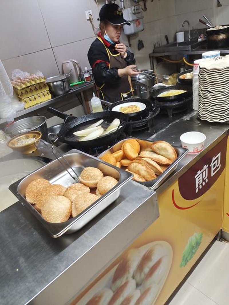 寻找地道风味:老常早餐店选购指南